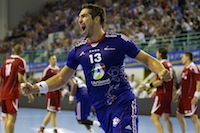 Les tricolores de Nikola Karabatic se sont inclin�s 22 � 23 lors d'un match de pr�paration entre La France et la Hongrie.<br />PHOTO JOHAN BEN AZZOUZ / LA VOIX DU NORD