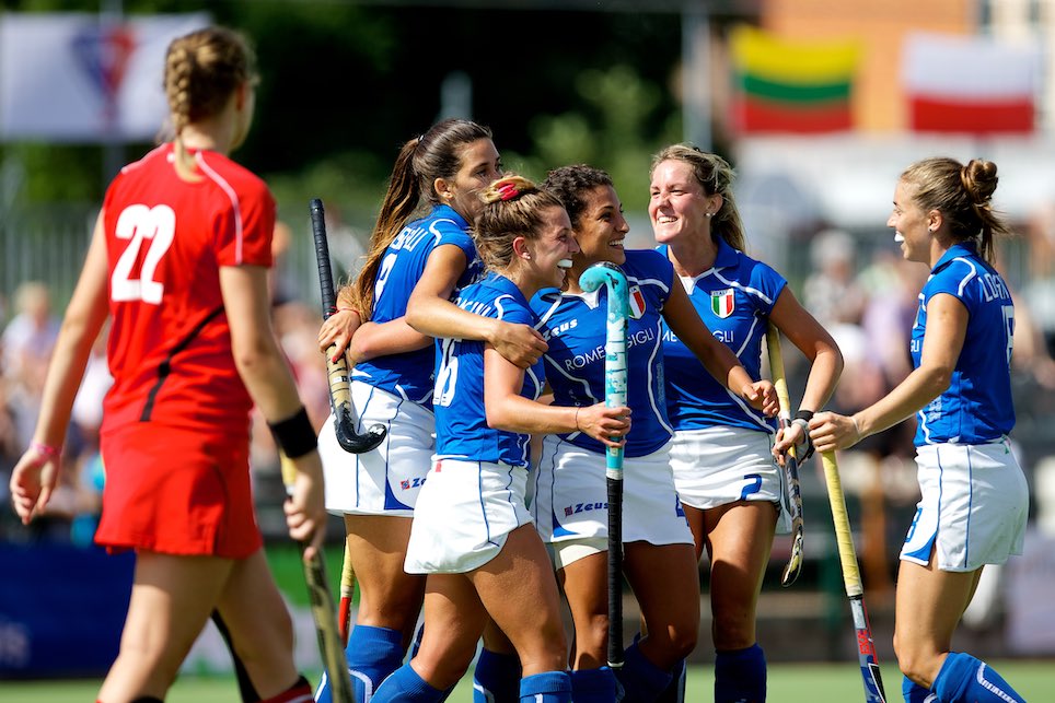 Field hockey photography